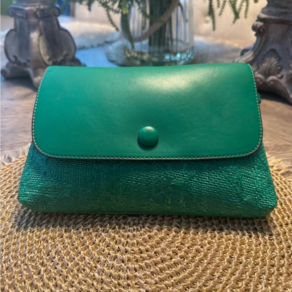 Handbags - NWOT Vibrant Green Leather Clutch, Shoulder or Crossbody Bag